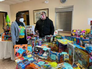 Antioch Baptist Church Shares Holiday Cheer to the Lower Broadway Community through La Casa’s Giving Tuesday Holiday Fundraiser